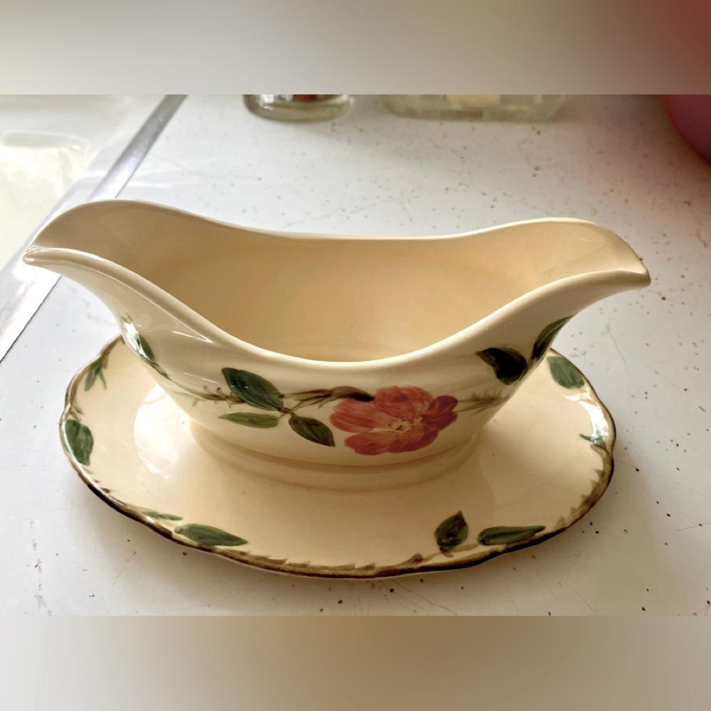 LIKE NEW! DESERT ROSE by Franciscan Gravy Boat with Saucer